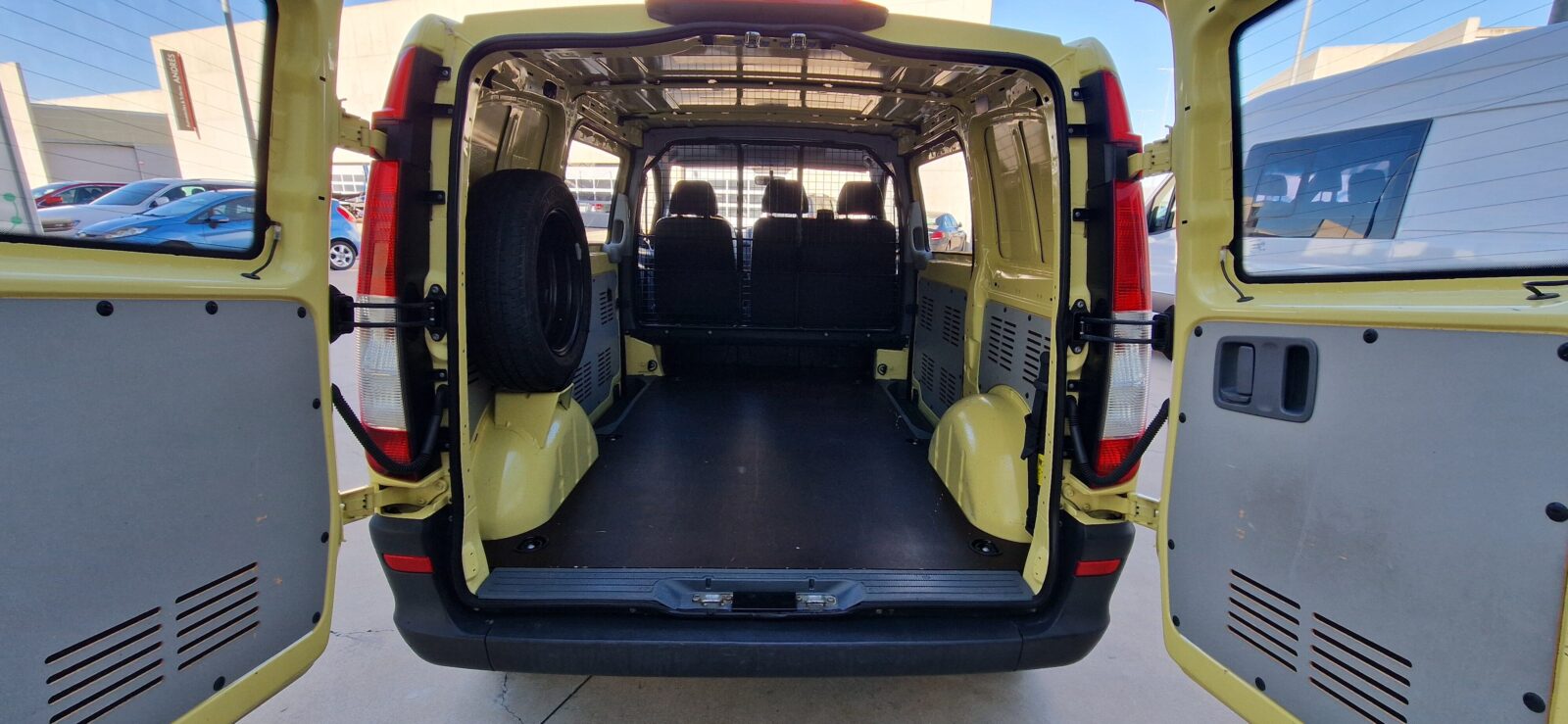 MERCEDES-BENZ Vito 109 furgon