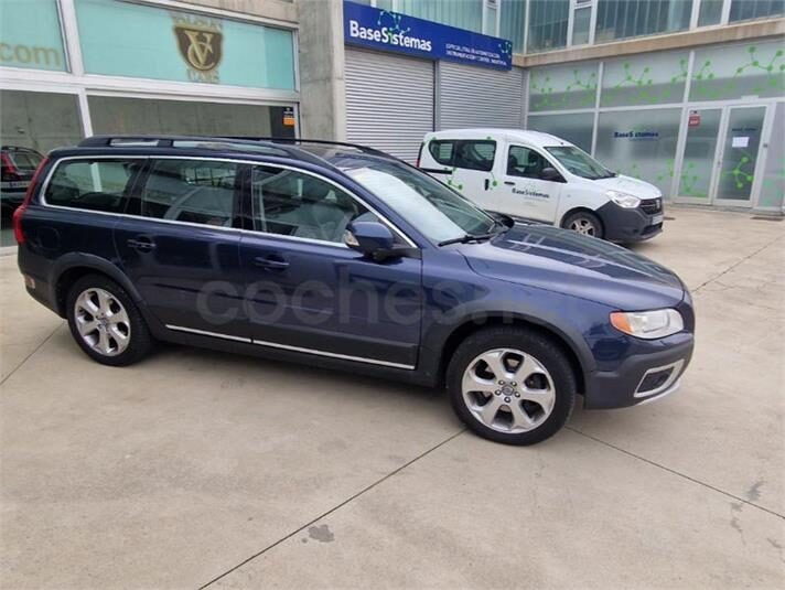 VOLVO XC70 2.4 D5 AWD Summum Auto