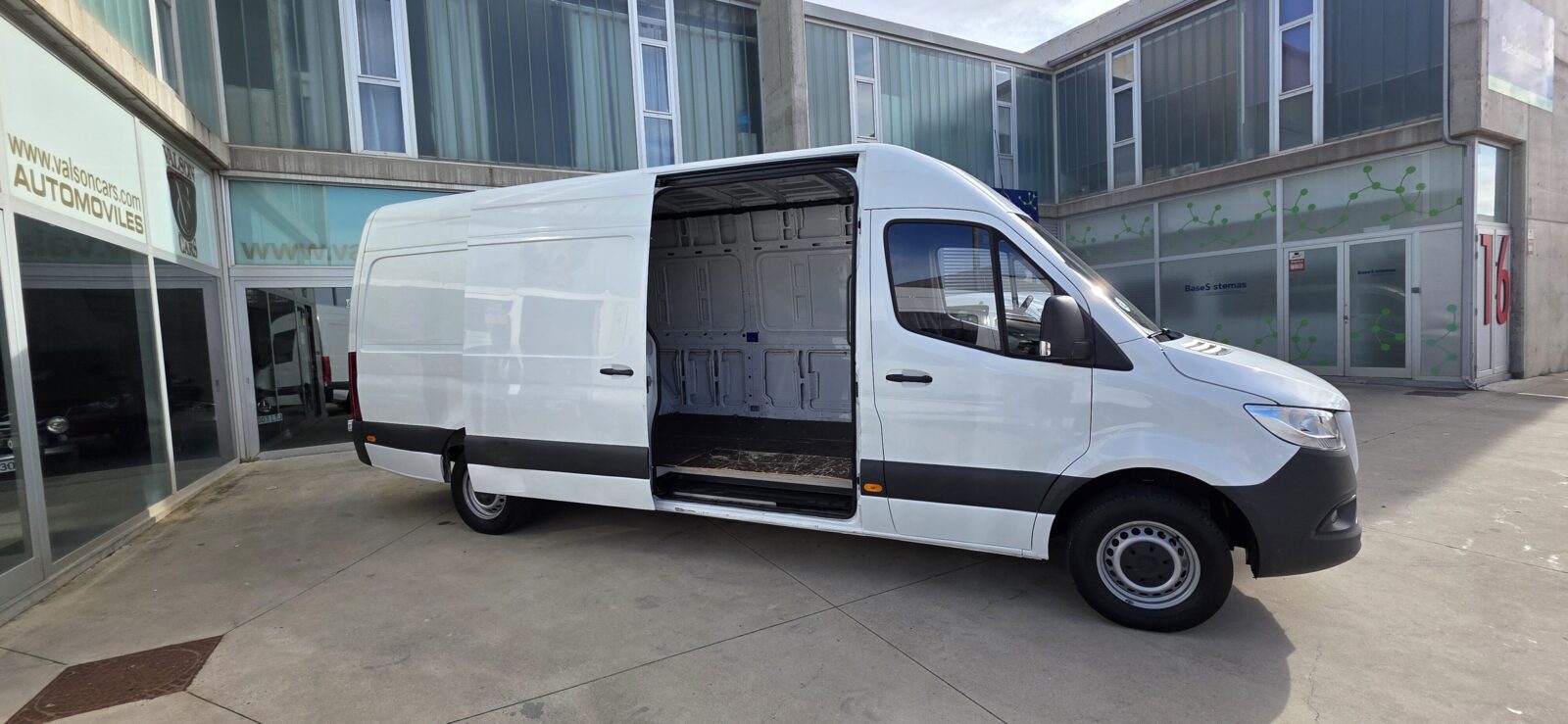 MERCEDES-BENZ Sprinter 316 L3 H2