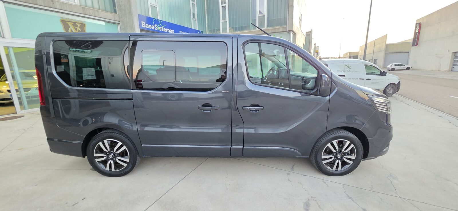 RENAULT TRAFIC SPACECLASS