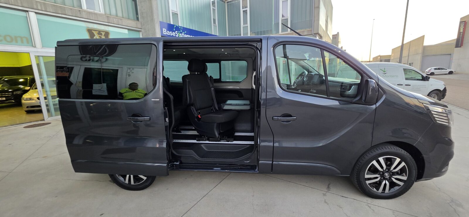 RENAULT TRAFIC SPACECLASS