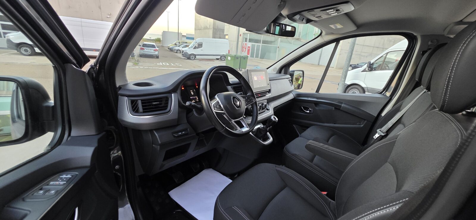 RENAULT TRAFIC SPACECLASS